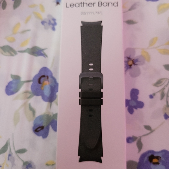 Samsung Watch 4. 20mm Black Leather band.